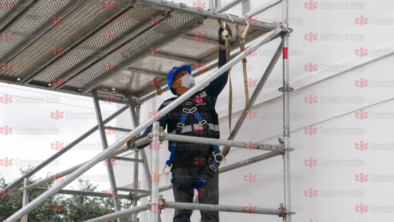 Precio de alquiler de equipos de construcción en Bogotá incluyendo andamios formaleta y maquinaria liviana